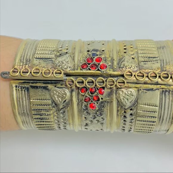 Single Handmade Kuchi Cuff Bracelet: Afghan Red Stone Tribal Jewelry - Picture 12 of 14